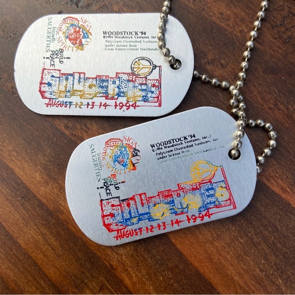All Like New - 1994 Woodstock - Collectable Dog Tags, Arm Band and Comic Book - Picture 5 of 15